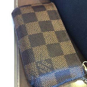 Meet your Posher, Wayne